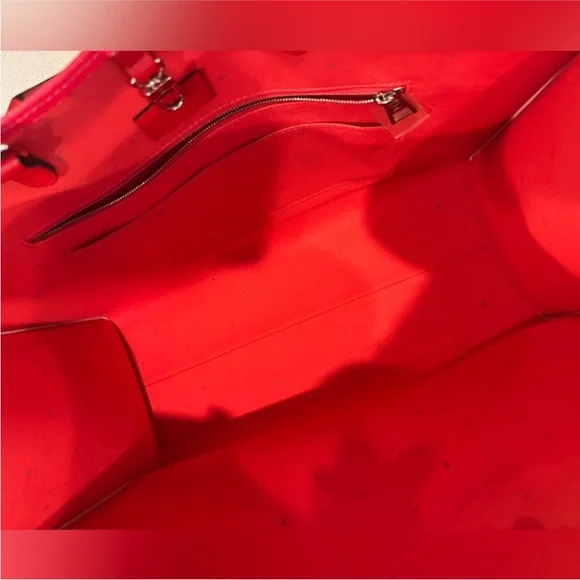 Louis Vuitton on the go - Picture 6 of 9